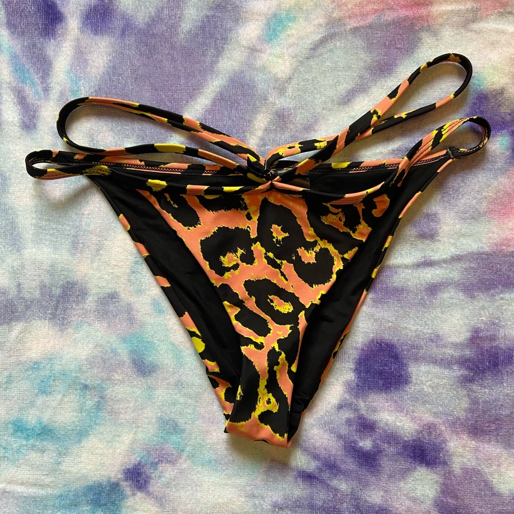 Kendall & Kylie Topshop cheetah bikini bottoms